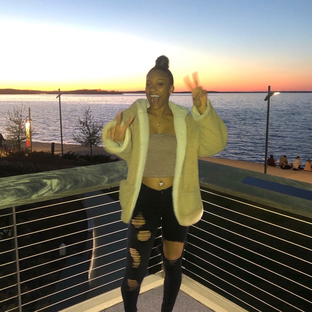 Meet your Posher, Atayvua